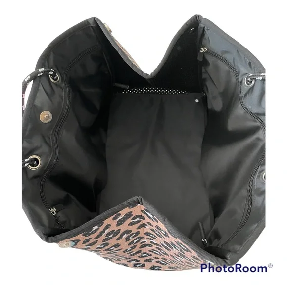 Simply Southern Leopard Neoprene Tote - Picture 6 of 6